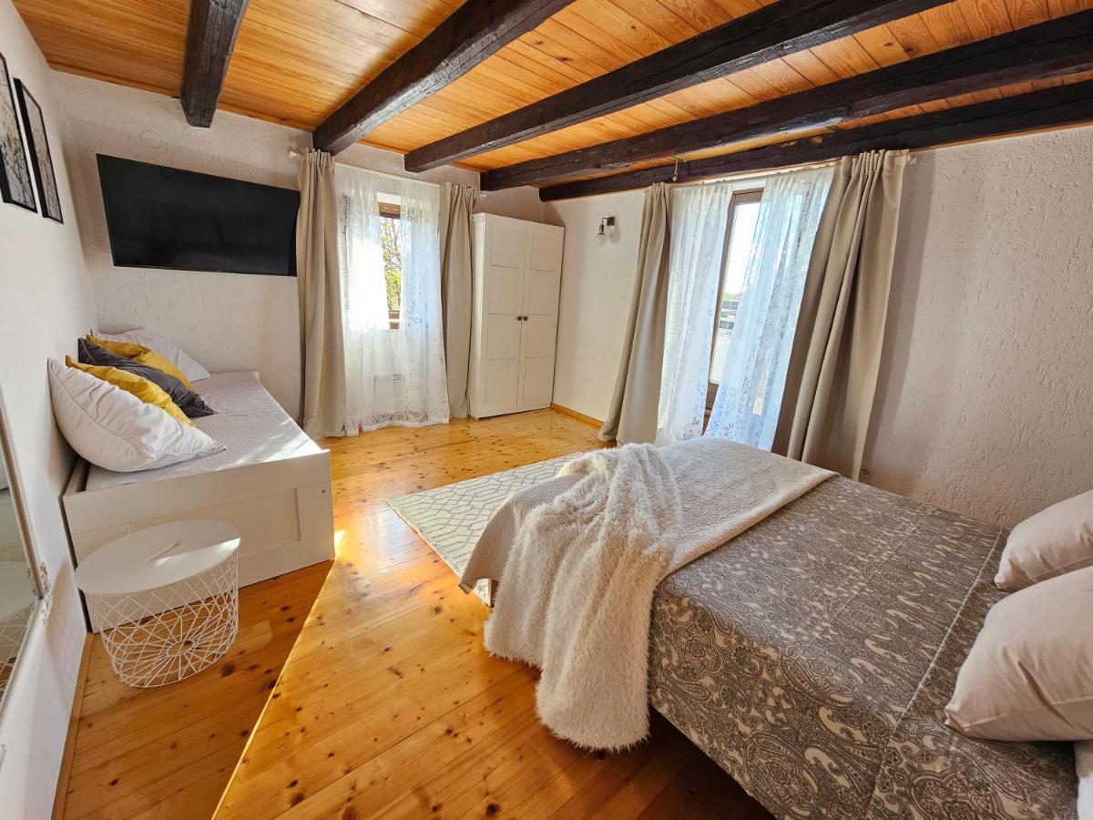Villa Stonehouse Ana With Jacuzzi Rovinj-Krmed Exterior foto